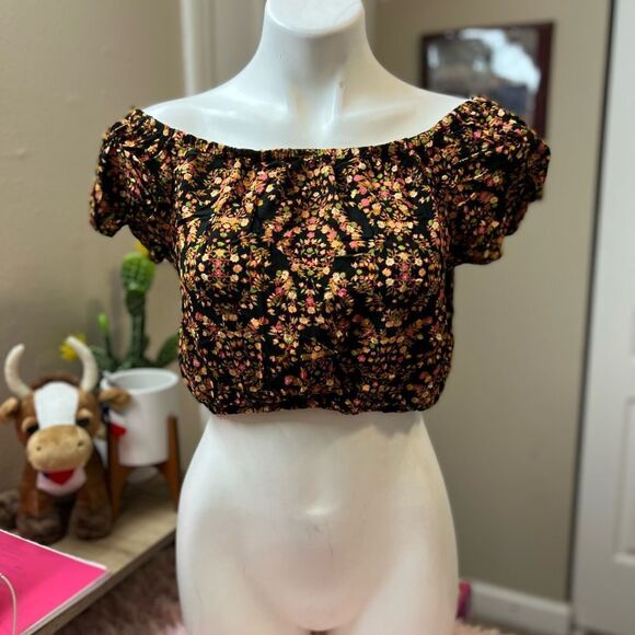 Crop top - Picture 1 of 5